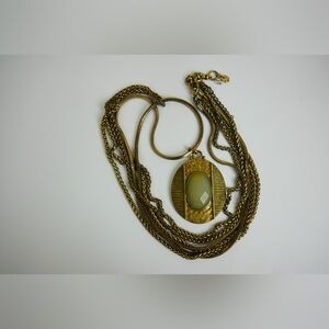 Gold Pendant Necklace